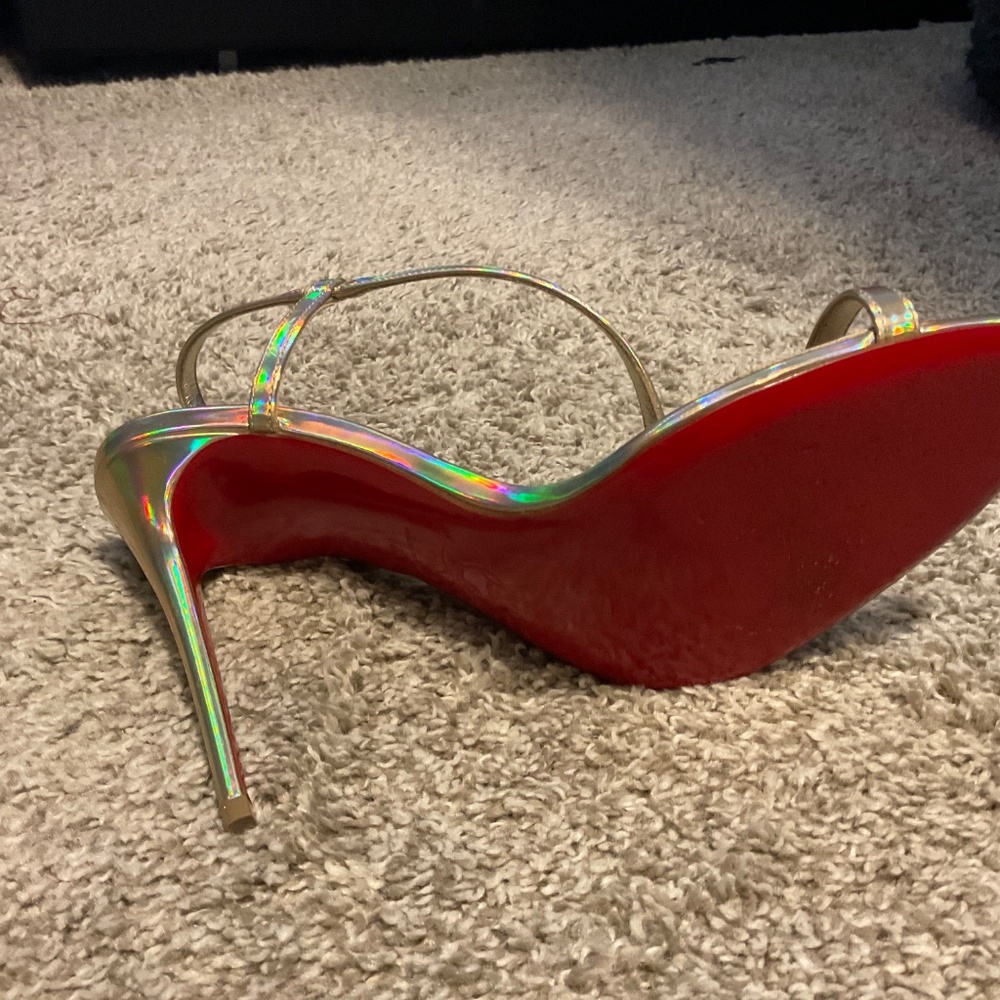 Gold Christian Louboutin heels - Picture 2 of 4